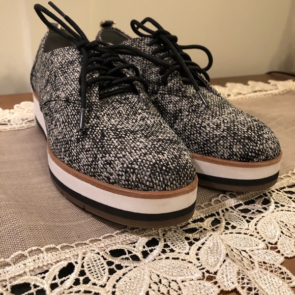 Ellen Degeneres Oberlin Tweed Oxfords - Picture 4 of 5